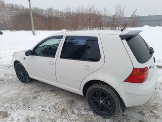 1998 Volkswagen Golf IV, белый, 400000 рублей, вид 2