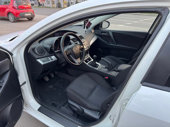 2011 Mazda 3 II (BL), белый, 830000 рублей - вид 9