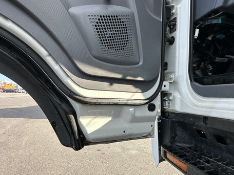2017 Isuzu Elf (N-series), белый, 3600000 рублей, вид 3