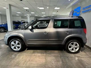 2017 Skoda Yeti I Рестайлинг, серый, 1380000 рублей, вид 5