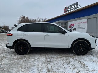 2015 Porsche Cayenne II Рестайлинг (958), белый, 3790000 рублей, вид 4