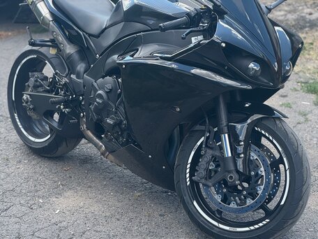 2011 Yamaha YZF-R1, чёрный, 1000000 рублей, вид 1