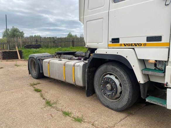 1994 Volvo F-Series, белый, 1200000 рублей - вид 3