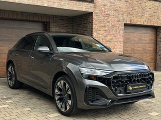 2023 Audi Q8 55 TFSI I (4M) Рестайлинг, серый, 7500000 рублей, вид 3