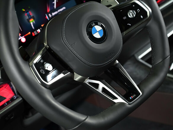 2022 BMW 7 серии 740d xDrive VII (G70), чёрный, 19990000 рублей - вид 21