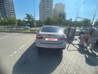 2011 Ford Focus III, серебристый, 700000 рублей, вид 3