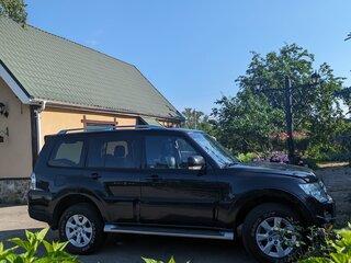2011 Mitsubishi Pajero IV, чёрный, 2000000 рублей, вид 4