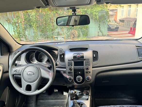 2010 Kia Cerato 5-speed II, пурпурный, 600000 рублей - вид 7
