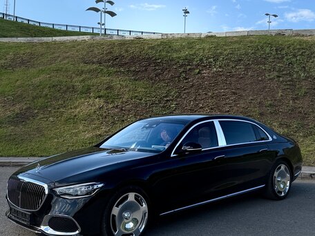 2025 Mercedes-Benz Maybach S-Класс 580 II (Z223), чёрный, 22490000 рублей, вид 1