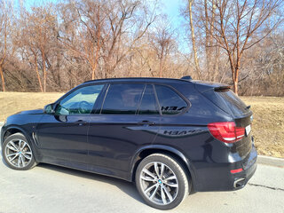 2016 BMW X5 50i III (F15), чёрный, 3900000 рублей, вид 3