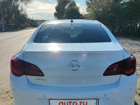 2013 Opel Astra J Рестайлинг, белый, 1000000 рублей - вид 5