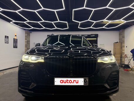 2020 BMW X7 30d I (G07), чёрный, 7150000 рублей, вид 4