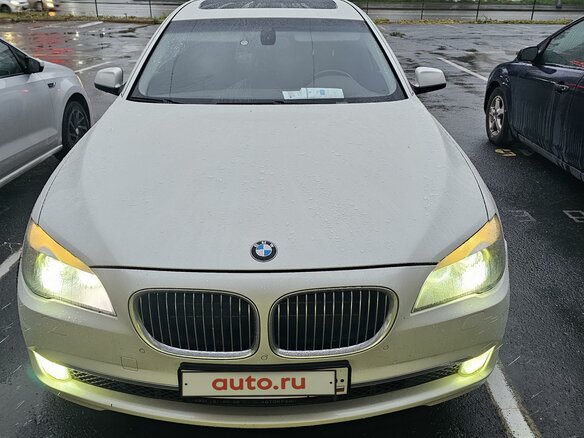 2009 BMW 7 серии Long 740Li V (F01/F02/F04), белый, 1500000 рублей - вид 1