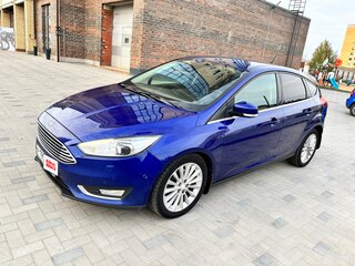 2015 Ford Focus III Рестайлинг, синий, 940000 рублей, вид 1