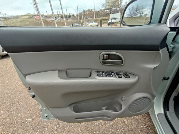 2008 Kia Carens II (UN), серый - вид 13