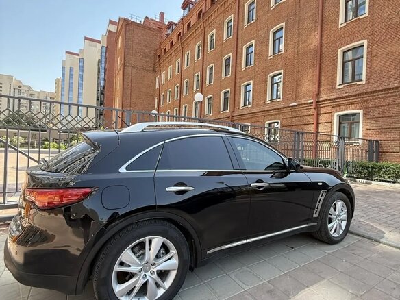 2016 Infiniti QX70, чёрный, 2100000 рублей - вид 3