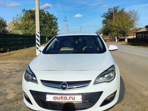 2013 Opel Astra J Рестайлинг, белый, 1000000 рублей - вид 1