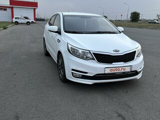 2016 Kia Rio III Рестайлинг, белый, 1230000 рублей, вид 2