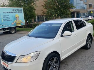 2013 Skoda Octavia II (A5) Рестайлинг, белый, 745000 рублей, вид 1