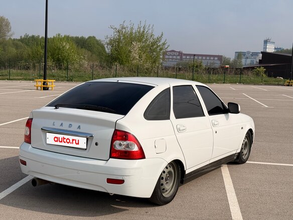 2011 Lada (ВАЗ) Priora I, белый, 340000 рублей - вид 4