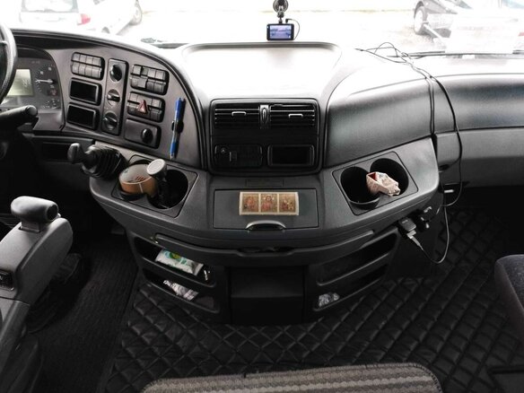 2016 Mercedes-Benz Actros, серебристый, 6500000 рублей - вид 12