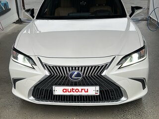 2021 Lexus ES 300h VII, белый, 4050000 рублей, вид 1