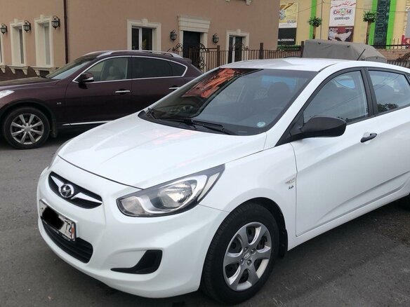 2012 Hyundai Solaris I, белый, 980000 рублей - вид 5