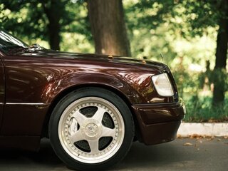 1995 Mercedes-Benz E-Класс 420 I (W124), пурпурный, 3500000 рублей, вид 2