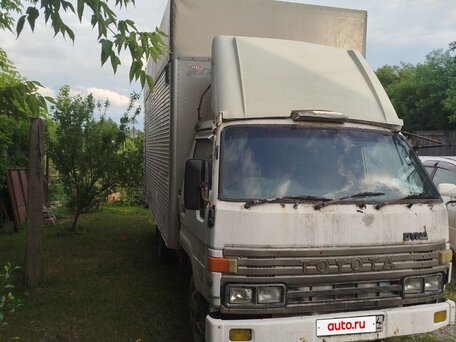 1993 Toyota Dyna, белый, 750000 рублей, вид 2