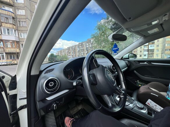 2014 Audi A3 III (8V), белый, 1600000 рублей - вид 4