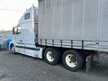 2003 Volvo VNL, белый, 2000000 рублей - вид 1