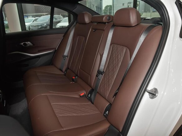 2025 BMW 3 серии 330i VII (G2x) Рестайлинг, серебристый, 5668000 рублей - вид 26