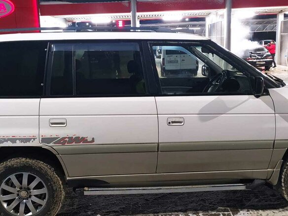 1995 Mazda MPV I (LV), белый, 800000 рублей - вид 4