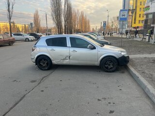 2011 Opel Astra H Рестайлинг, серебристый, 490000 рублей, вид 1