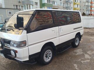 1993 Mitsubishi Delica III, белый, 820000 рублей, вид 1