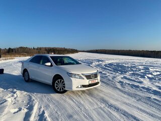 2012 Toyota Camry VII (XV50), белый, 2050000 рублей, вид 3