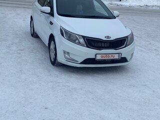 2012 Kia Rio 4-speed III, белый, 692000 рублей, вид 3