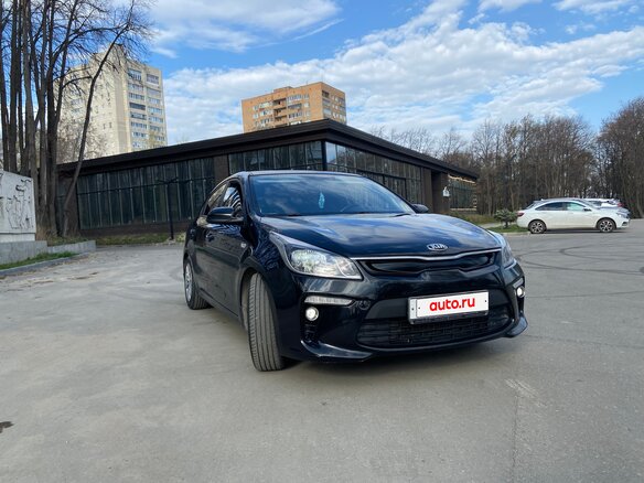 2017 Kia Rio IV, чёрный, 1320000 рублей - вид 2