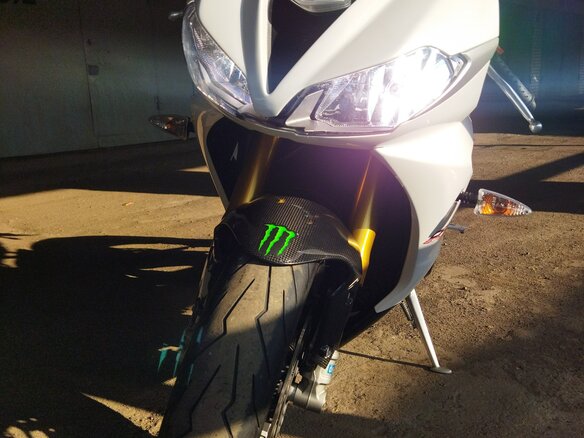 2010 Triumph Daytona 675, белый, 849000 рублей - вид 28