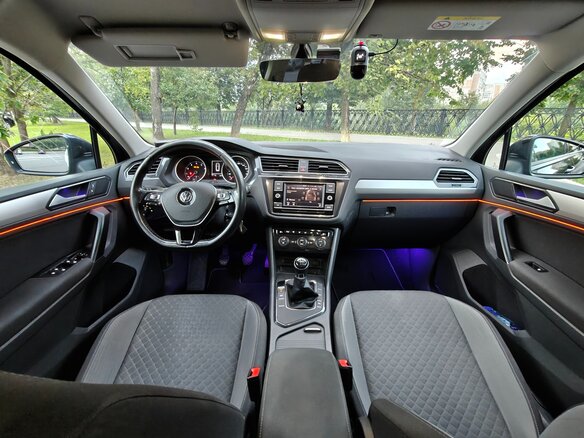 2017 Volkswagen Tiguan II, чёрный - вид 5