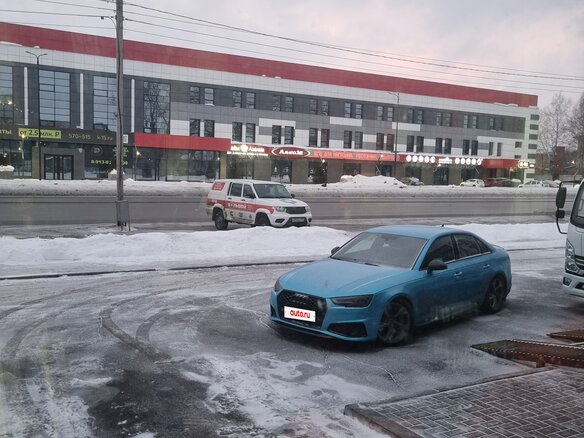 2018 Audi A4 V (B9), голубой, 4990000 рублей - вид 6