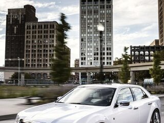 2012 Chrysler 300C II, белый, 2400000 рублей, вид 1