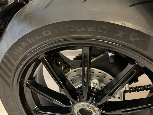2024 MV Agusta Dragster 800, чёрный, 1799000 рублей - вид 14
