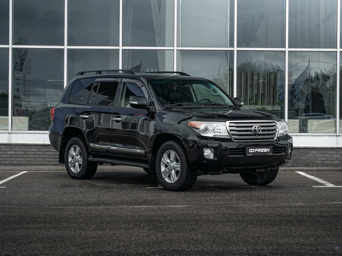 Открыть фотографии: Toyota Land Cruiser 200 Series Рестайлинг 1