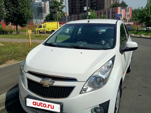 2012 Chevrolet Spark III, белый, 750000 рублей