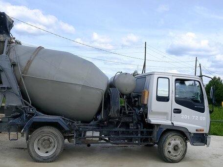 1997 Isuzu Автобетоносмеситель, серебристый, 3250000 рублей, вид 3