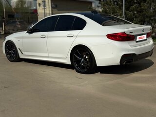 2019 BMW 5 серии M550d xDrive VII (G30/G31/G38), белый, 5500000 рублей, вид 4