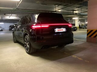 2020 Porsche Cayenne III, чёрный, 4700000 рублей, вид 4