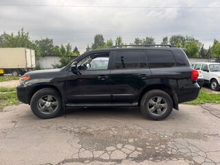 2013 Toyota Land Cruiser 200 Series Рестайлинг 1, чёрный, 4170000 рублей, вид 4