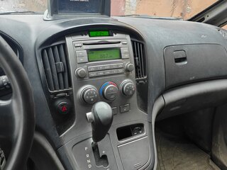 2013 Hyundai Grand Starex I, серый, 850000 рублей, вид 5